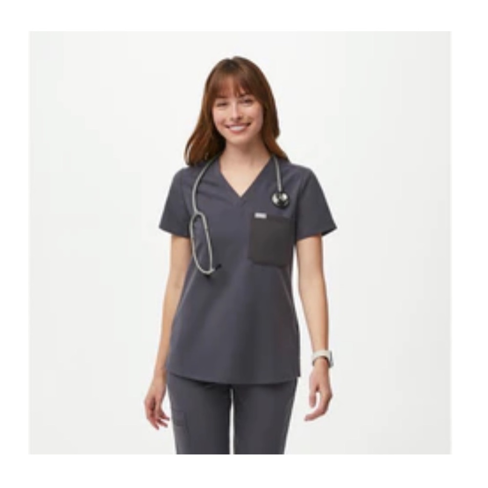 Figs XS one pocket catrina contrast top